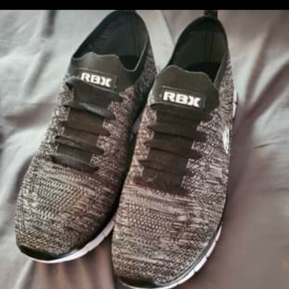 mens no tie tennis shoes